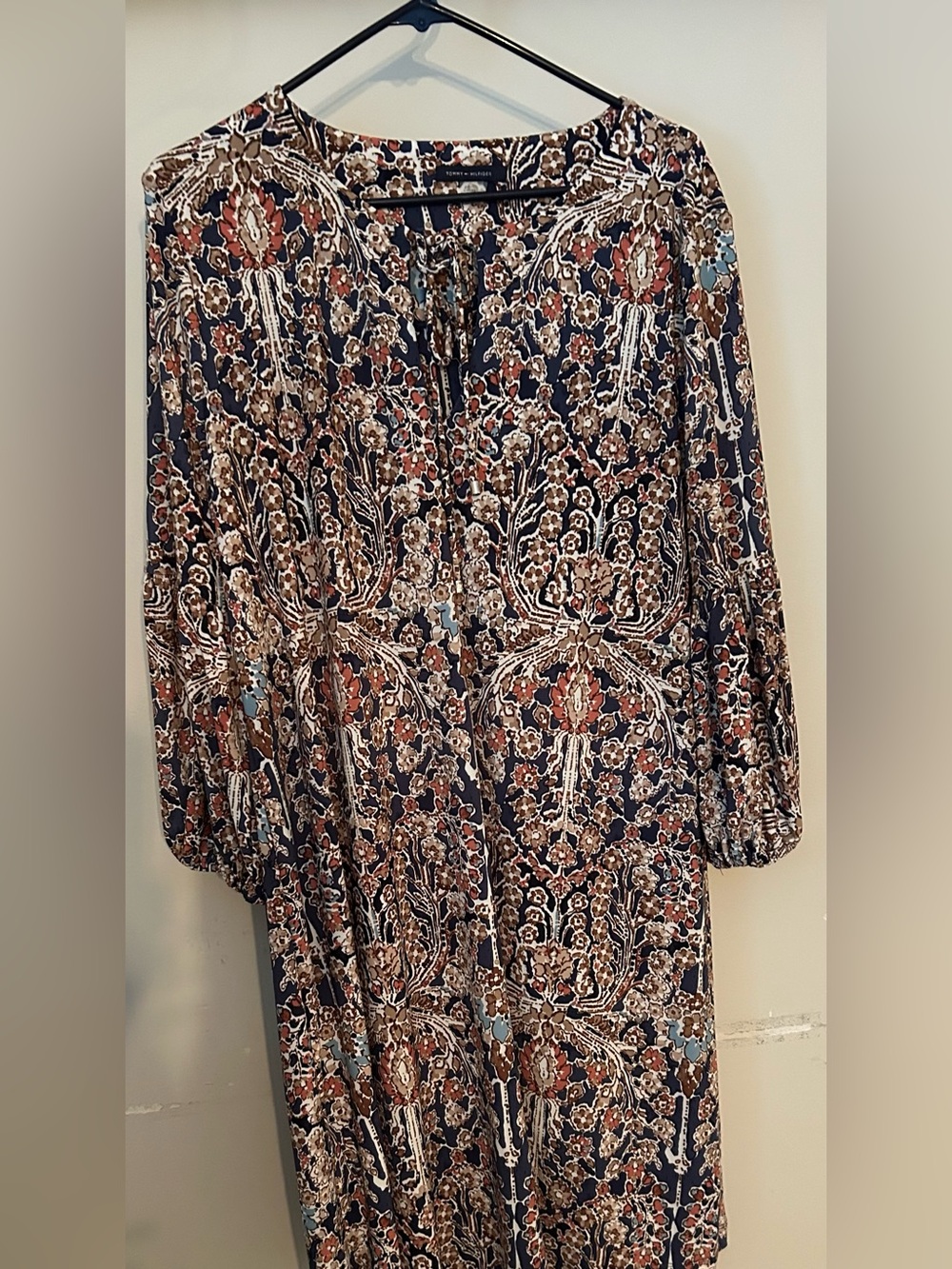 Tommy Hilfiger Navy Floral Flowy Dress Round Neck 3/4 Sleeve Tie Neck Size 14